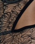 Lingerie com bordado floral